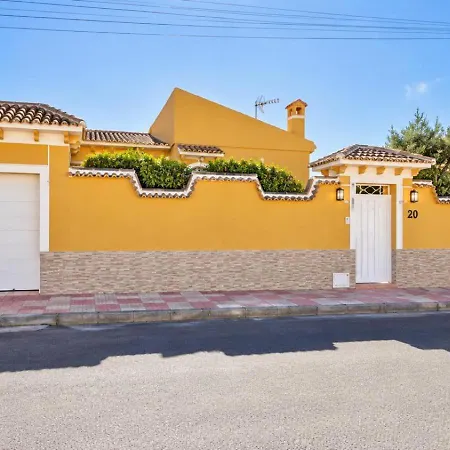 Agradable Con Piscina Торевьиа