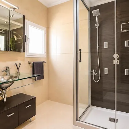 Дом отдыха Agradable Con Piscina Торевьиа